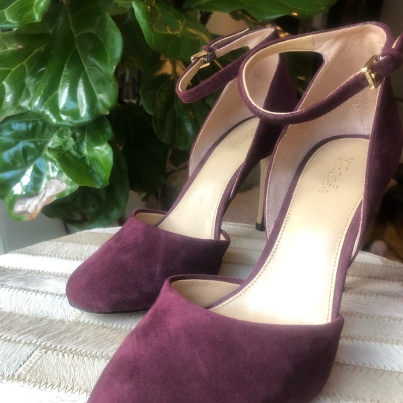 Size 7 - Picture 2 of 6